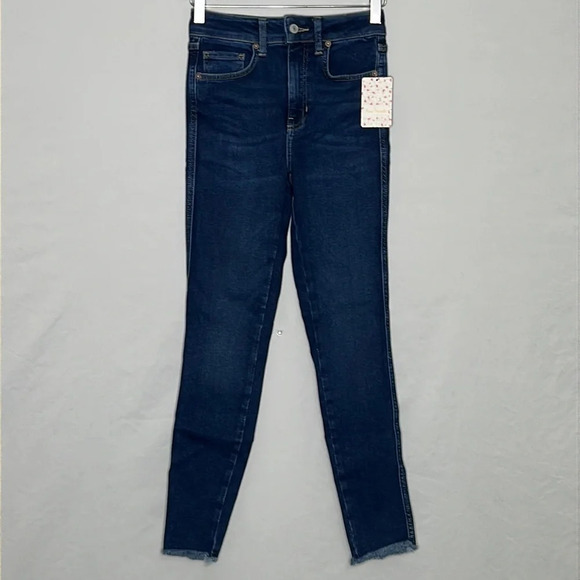Free People/We The Free Raw Hem High Rise Skinny Jegging in Deep Indigo - Sz 26 - Picture 2 of 8